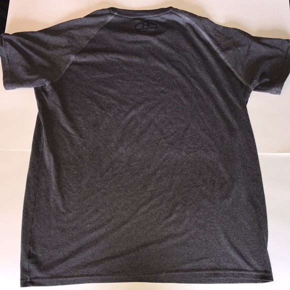 2 Under Armour Heat Gear Tees - Picture 3 of 11